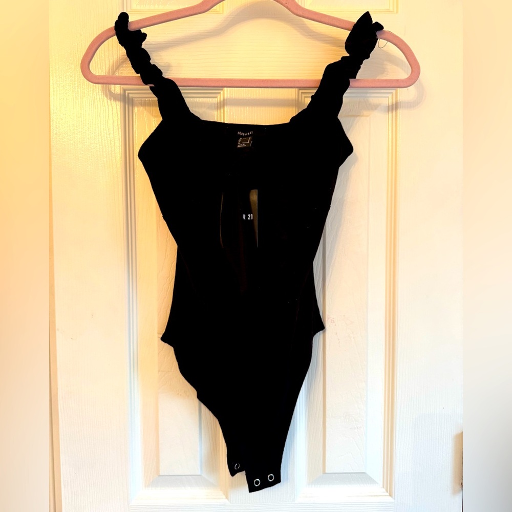 Black Ribbed Bodysuit with ruffled straps and knot in front of!! NEW with tags